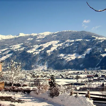 布鲁格度假公寓 *